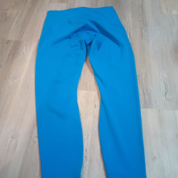 Lululemon - Picture 4 of 6